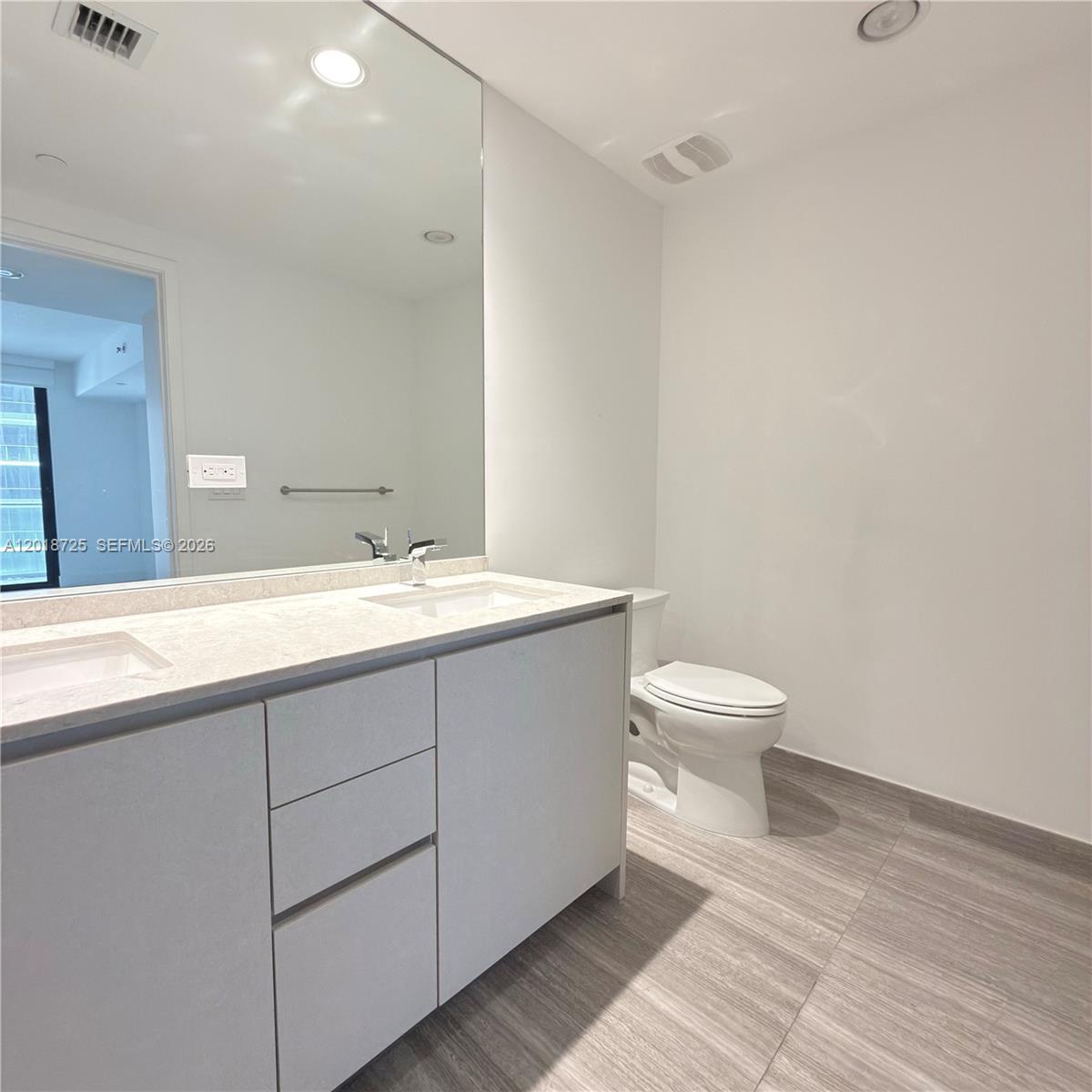 1010 Brickell Avenue 2208 Property Photo 13