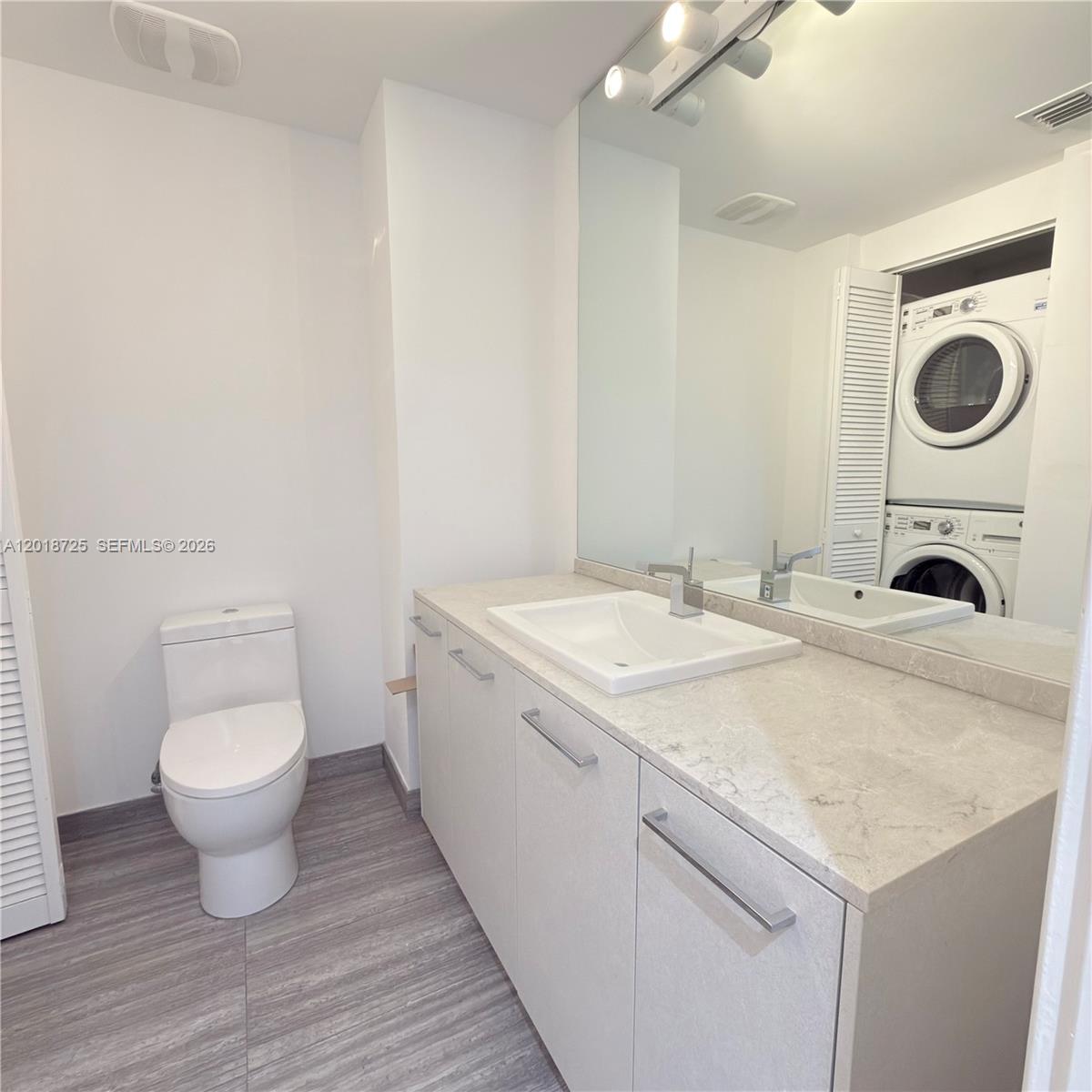 1010 Brickell Avenue 2208 Property Photo 16