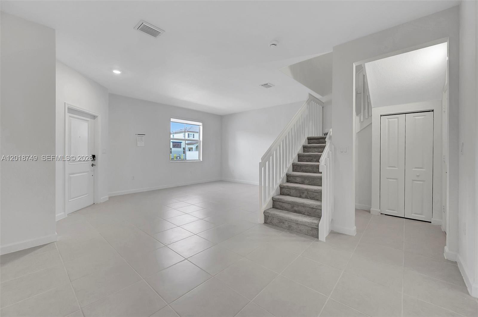 A12018749 Property Photo 6