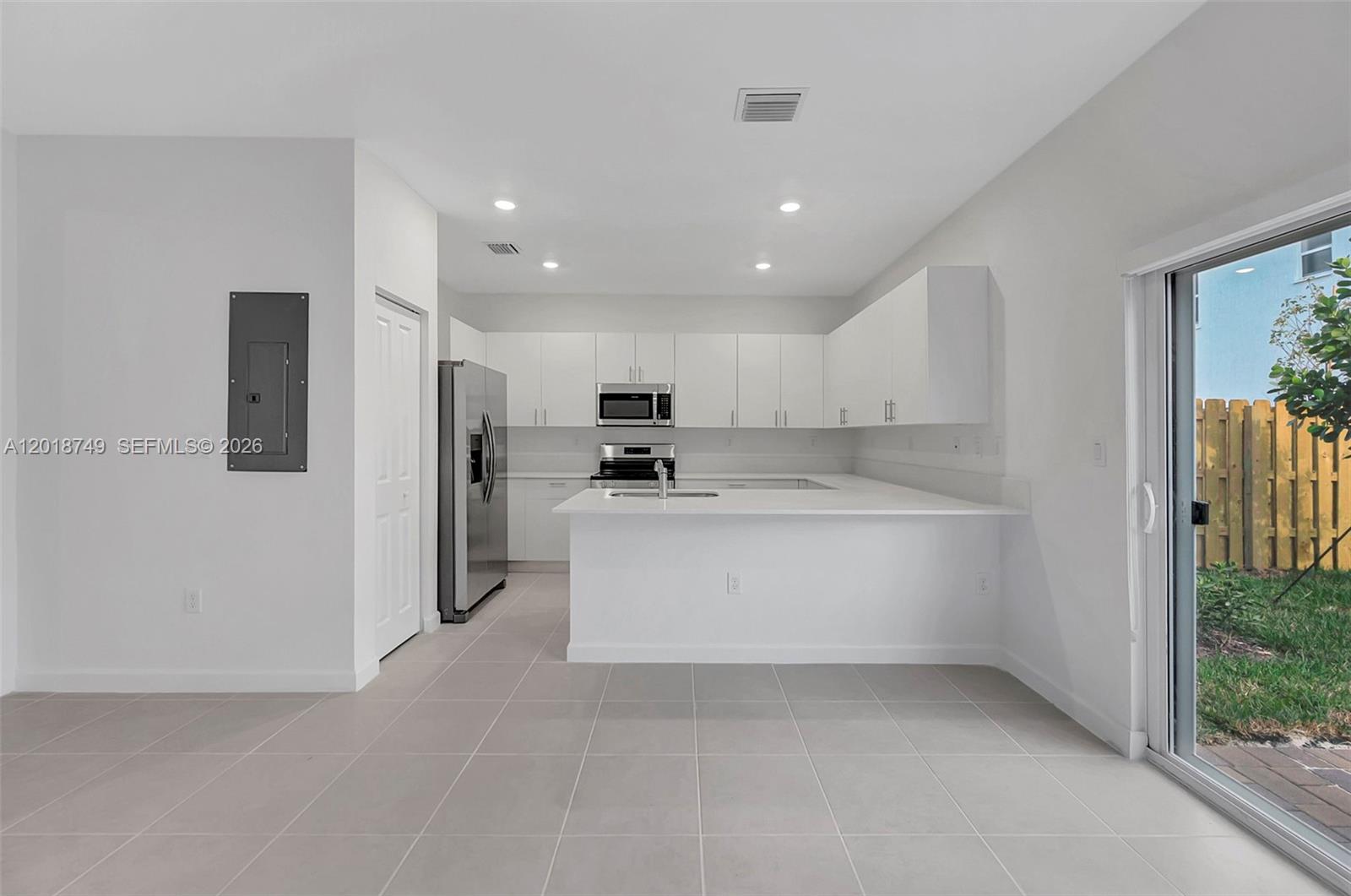 A12018749 Property Photo 10