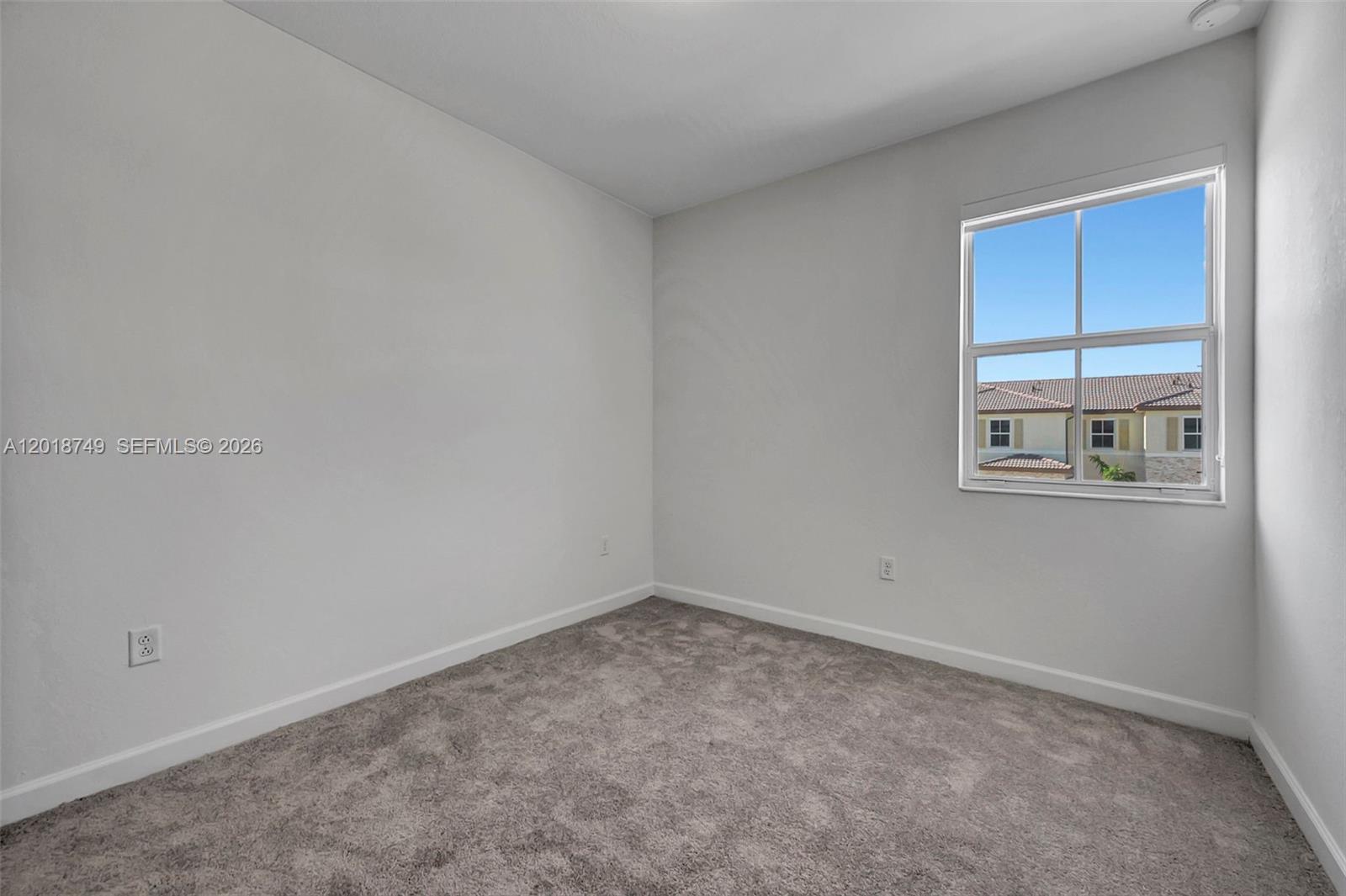 A12018749 Property Photo 18