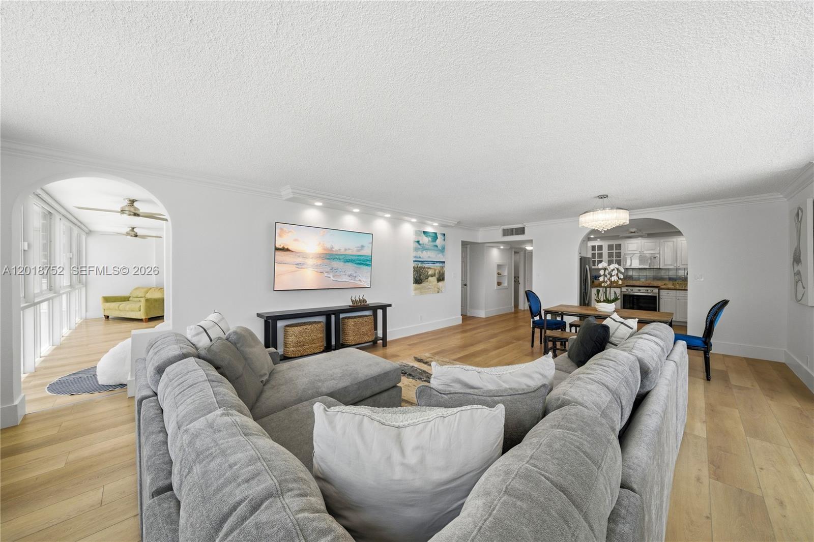 5401 Collins Avenue 102 Property Photo 6