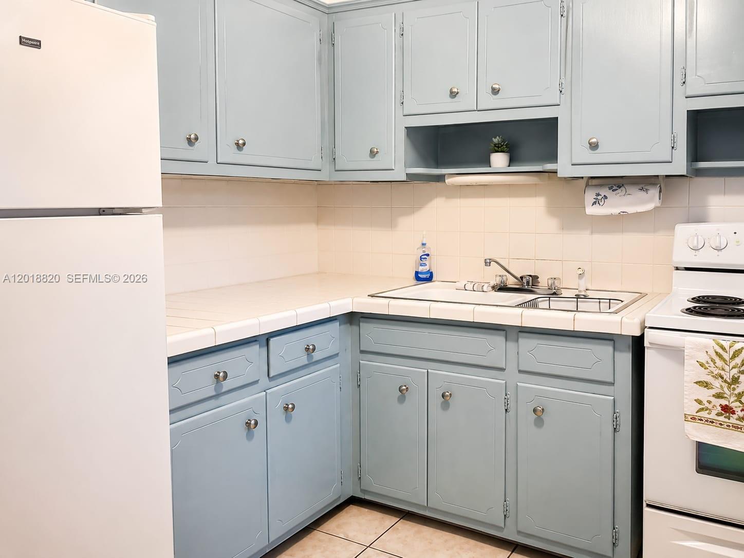 A12018820 Property Photo 14