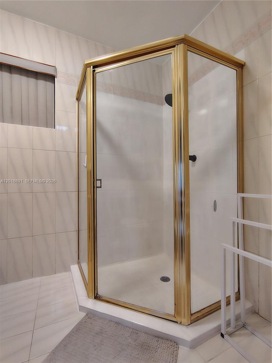 A12018891 Property Photo 8