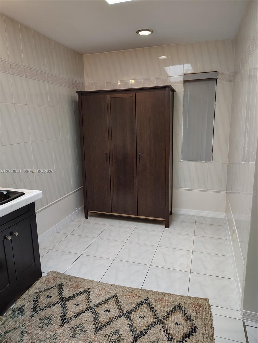A12018891 Property Photo 26