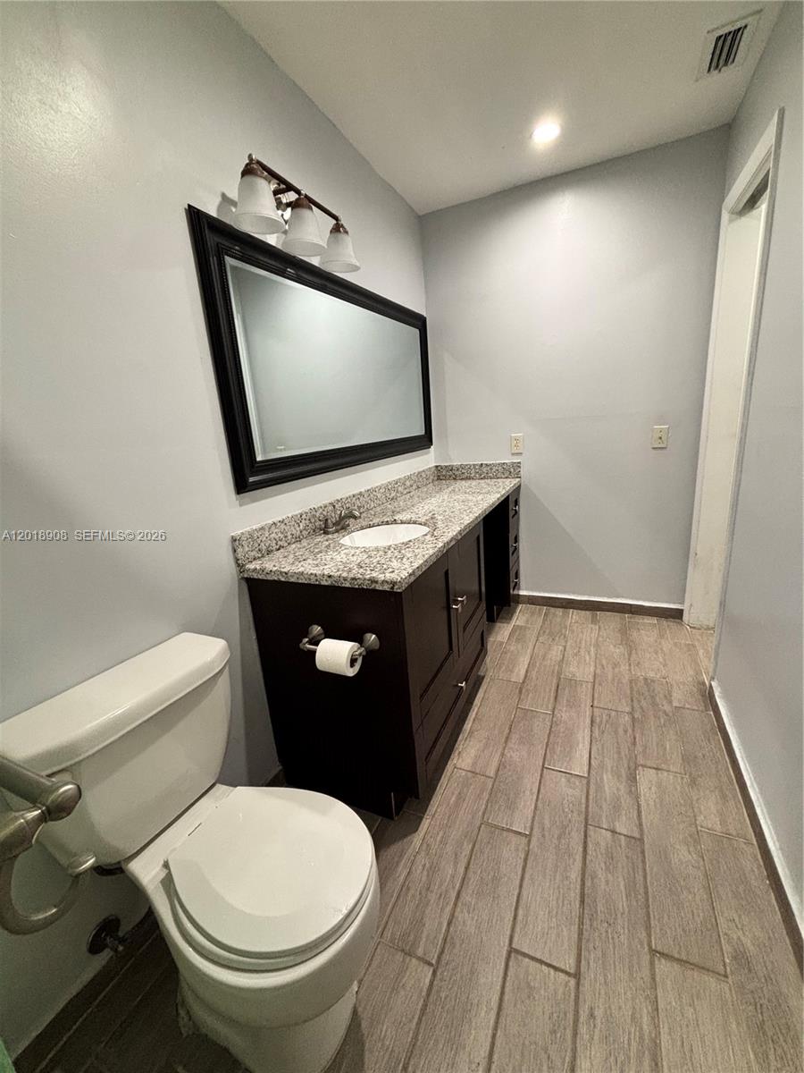 1480 E Sample Road 209 Property Photo 17