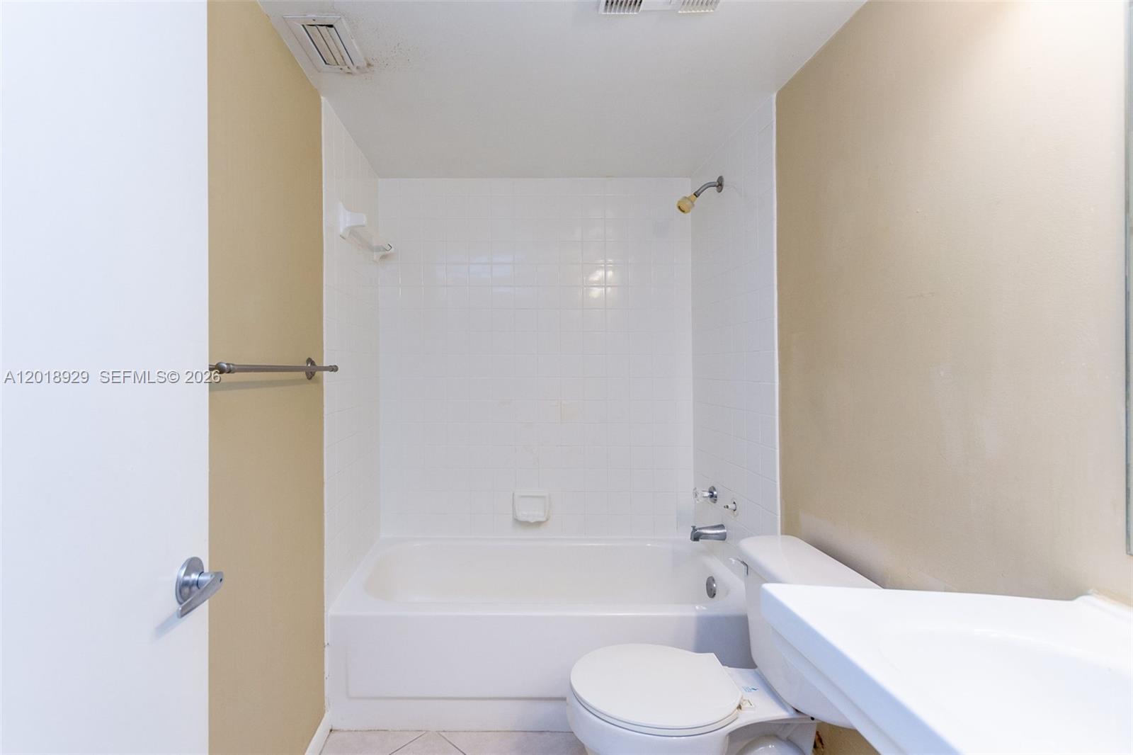 5721 Riverside Drive 202b5 Property Photo 33