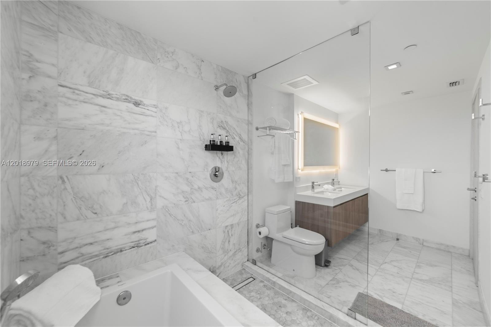 401 N Birch Road Th2 Property Photo 24