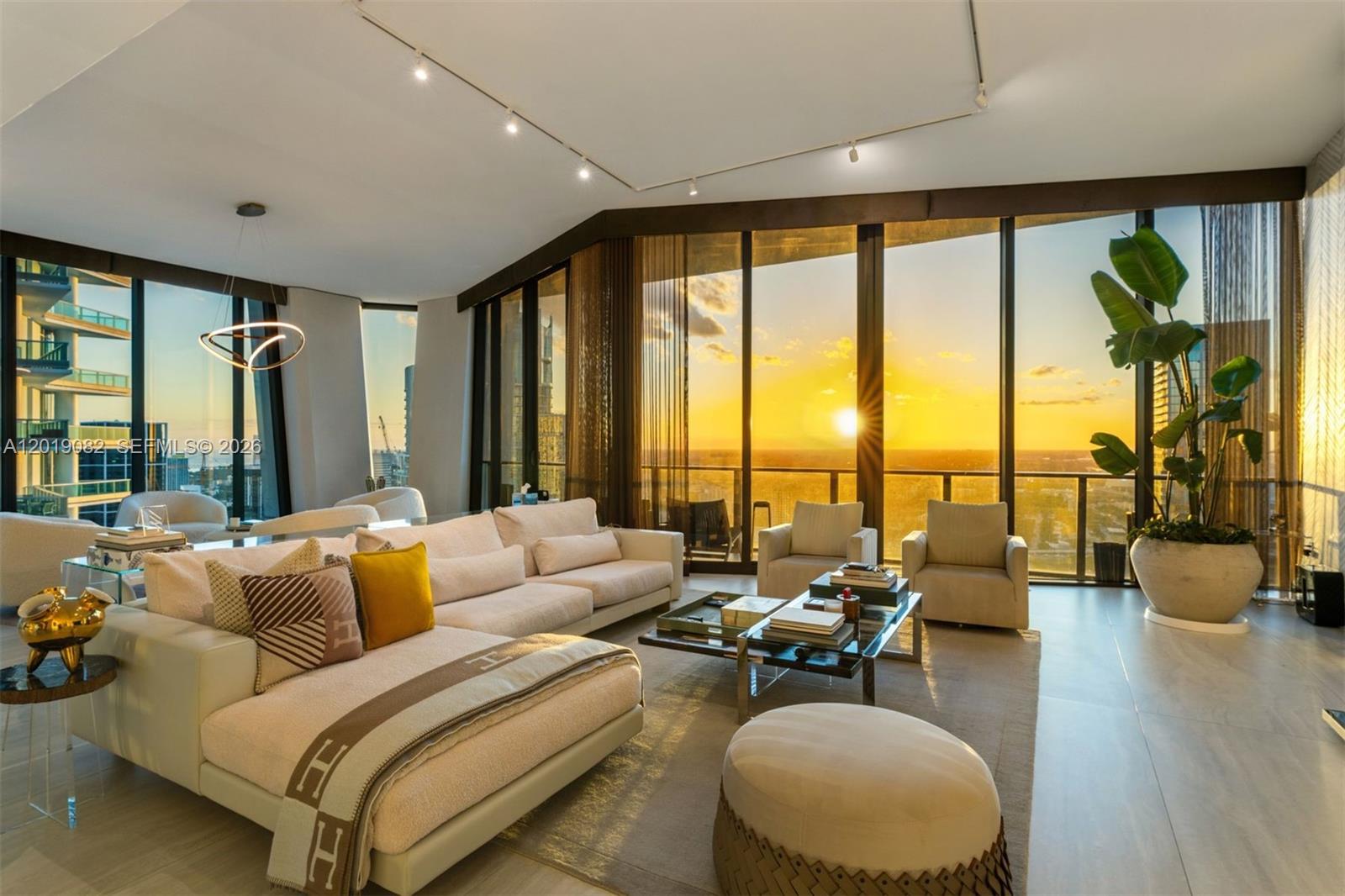1000 Biscayne Boulevard 5101 Property Photo 18