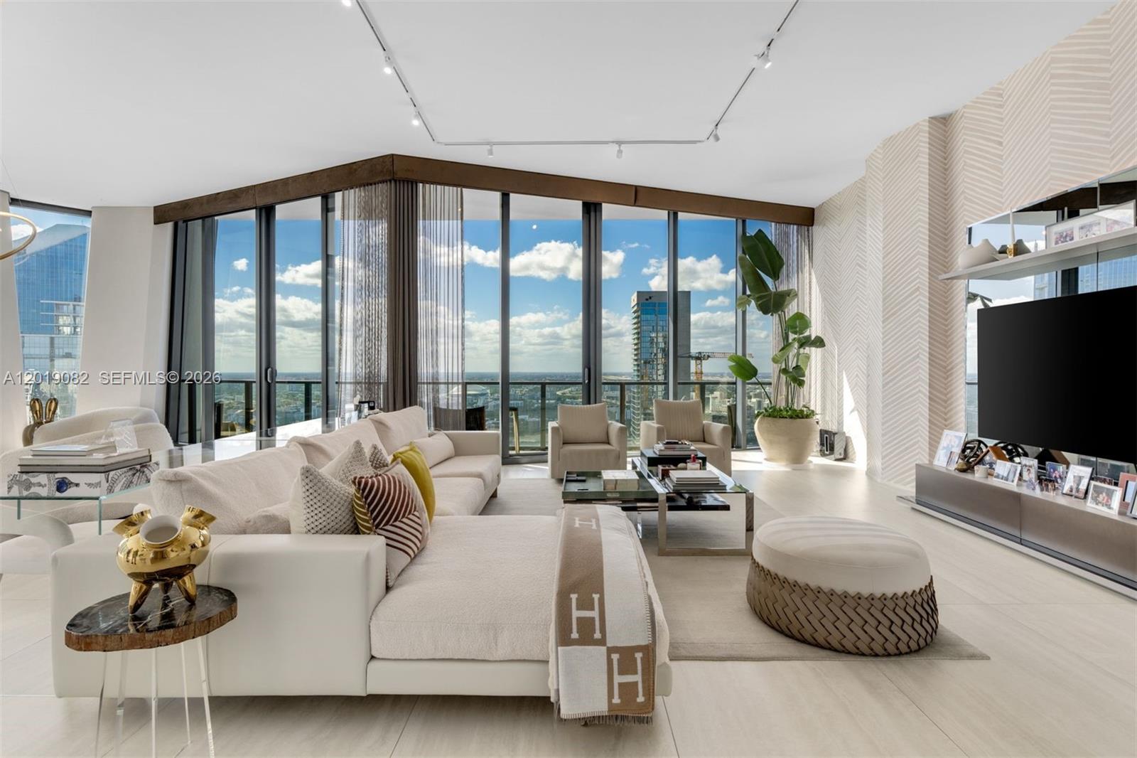 1000 Biscayne Boulevard 5101 Property Photo 42