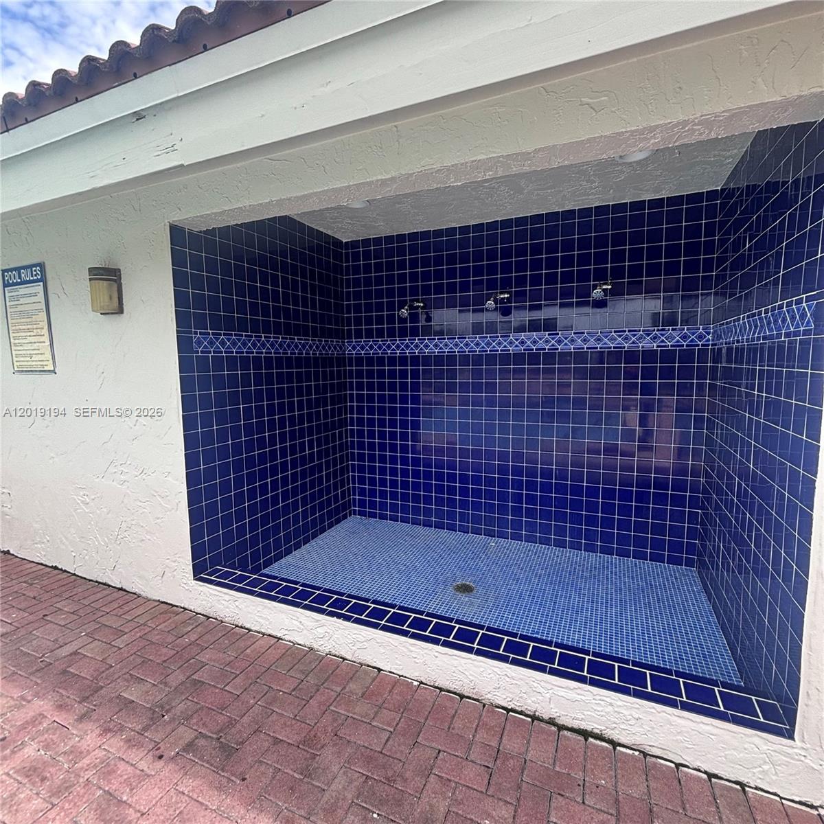A12019194 Property Photo 11