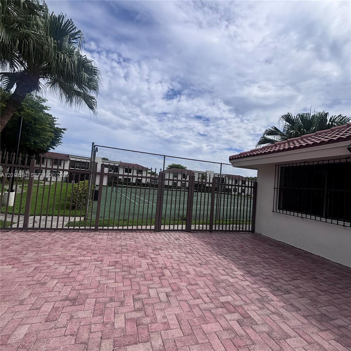 A12019194 Property Photo 12
