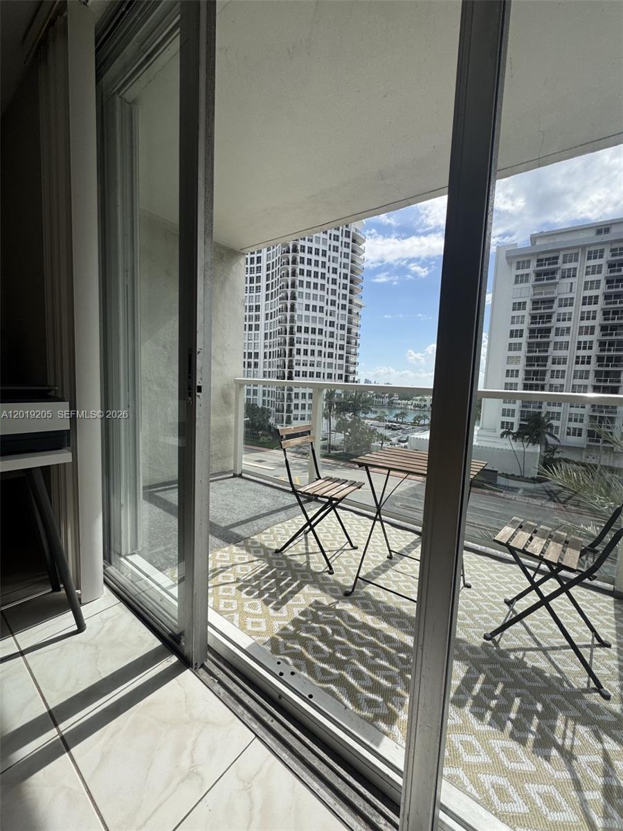 5701 Collins Avenue 511 Property Photo 6
