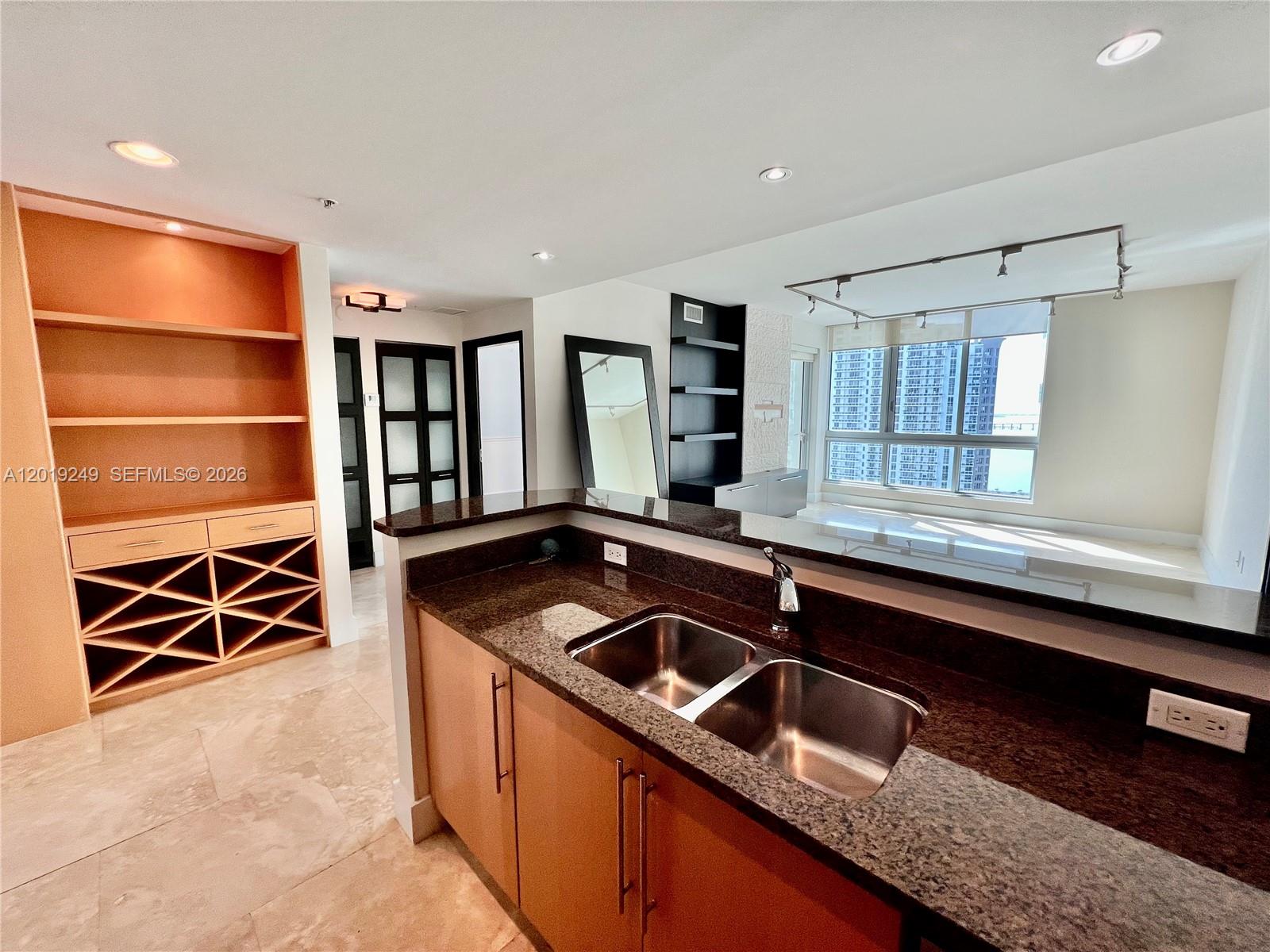 300 S Biscayne Boulevard 2606 Property Photo 7