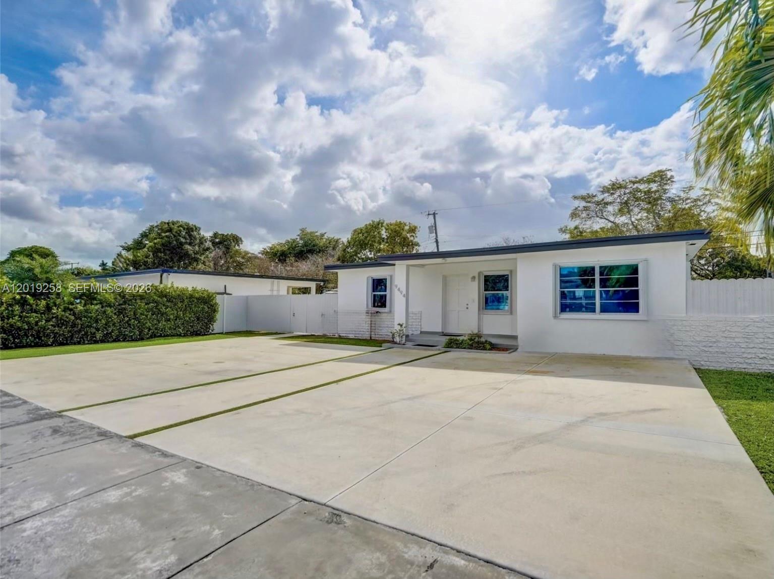 9494 Sw 39th Street Property Photo 1