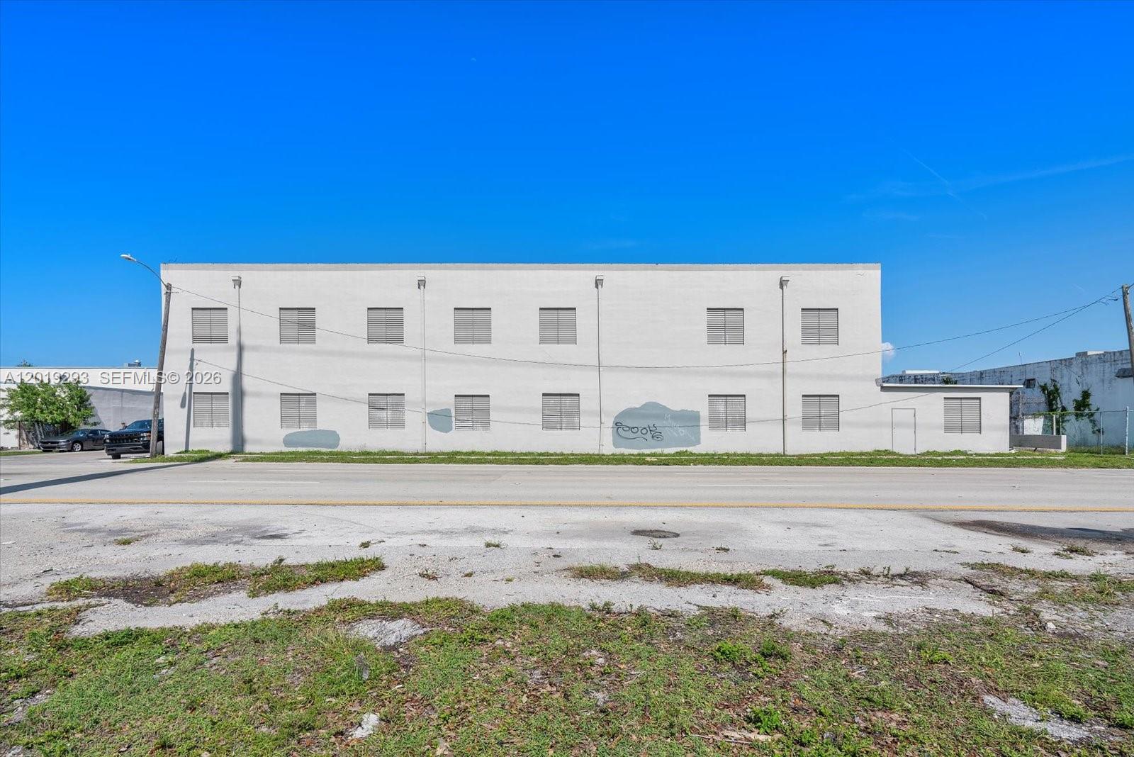 2040 Liberty Street Property Photo 2