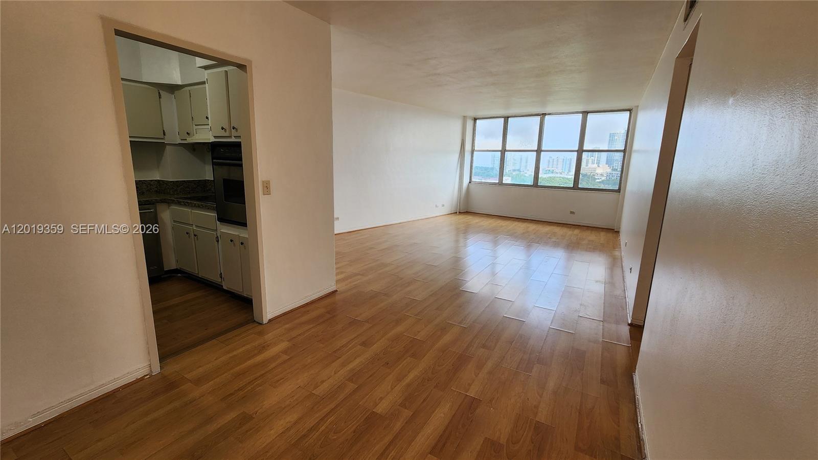 7441 Wayne 8-o Property Photo 4