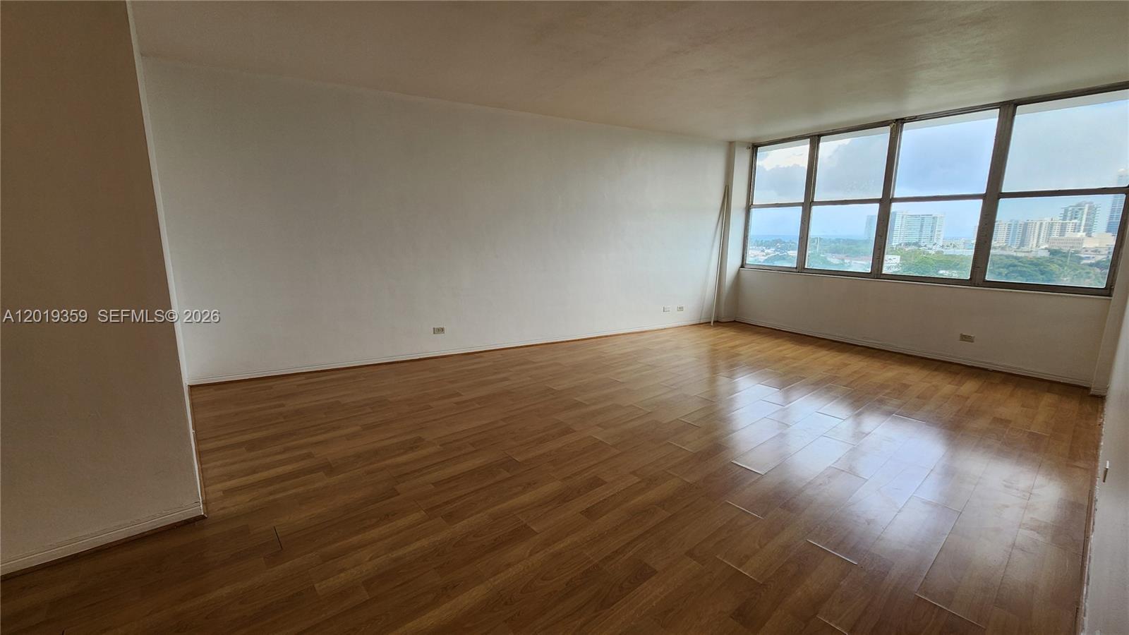 7441 Wayne 8-o Property Photo 5