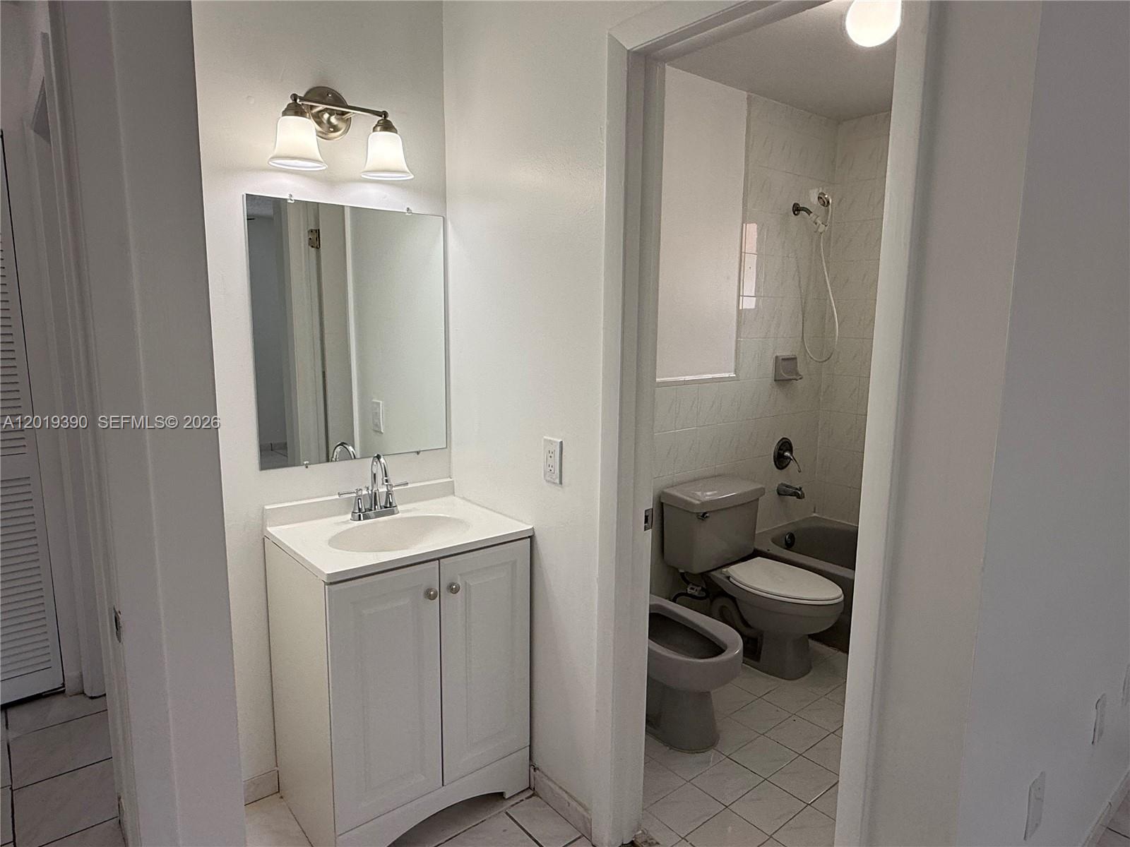 10101 W Okeechobee Road 9202 Property Photo 5