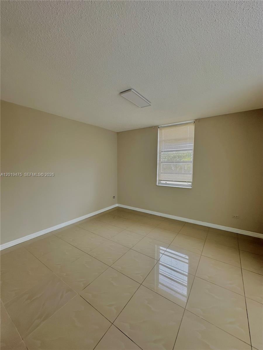 443 Ne 195th Street 345 Property Photo 8