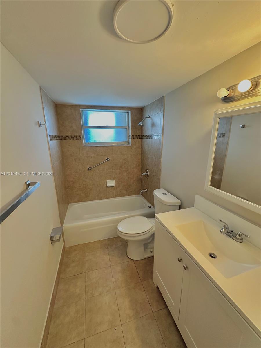 443 Ne 195th Street 345 Property Photo 16