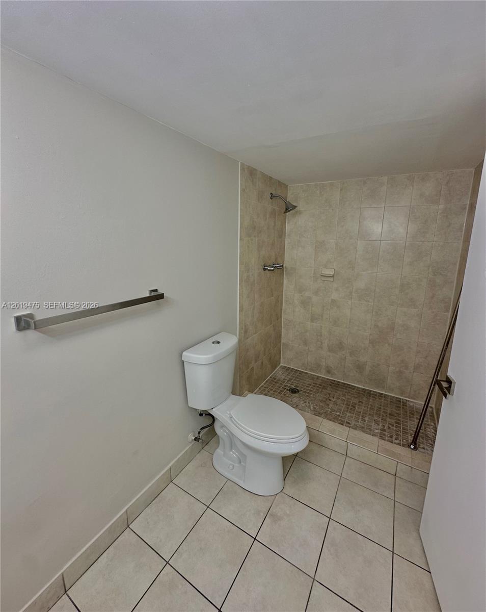443 Ne 195th Street 345 Property Photo 18