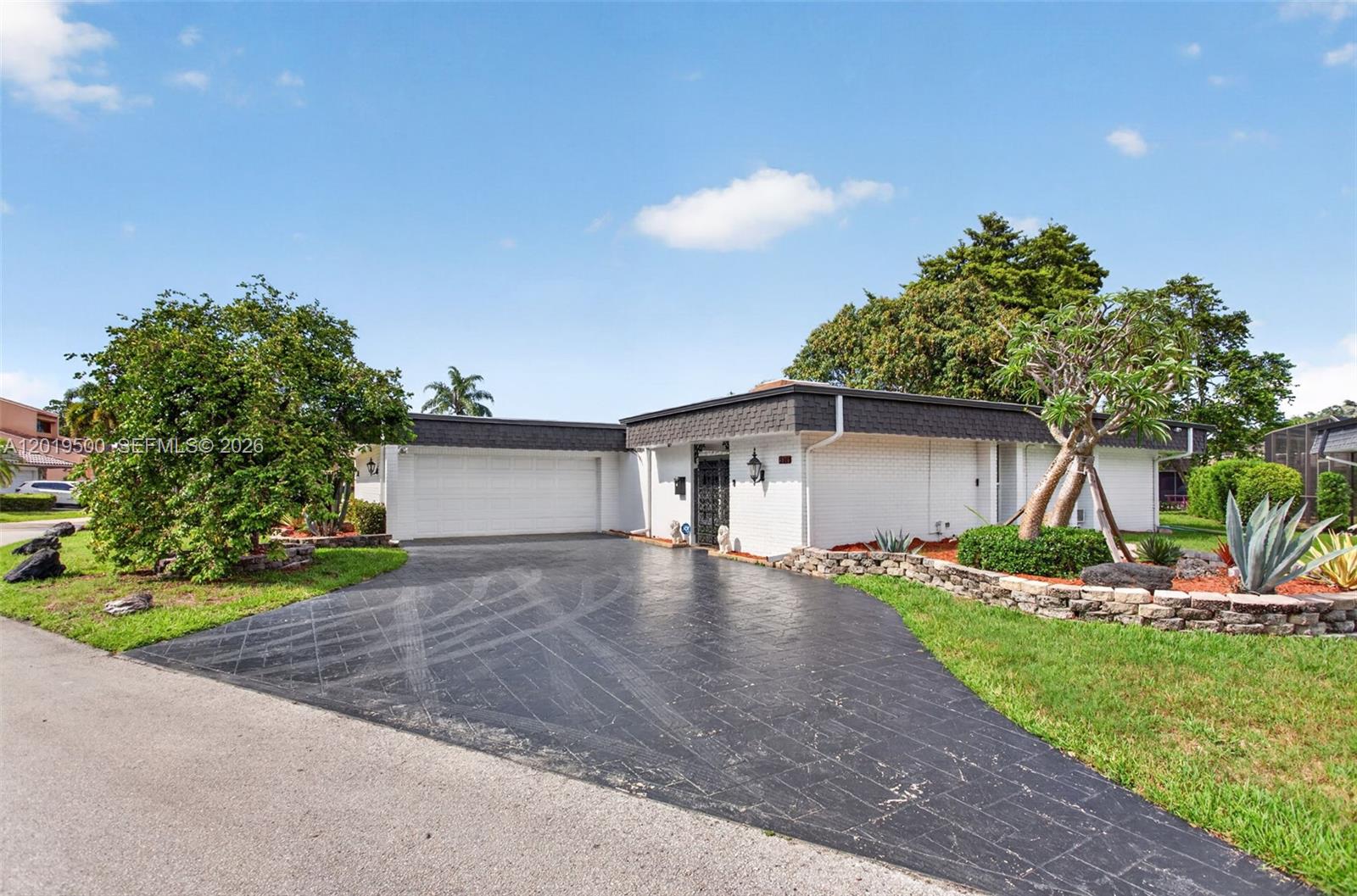 4806 Banyan Lane