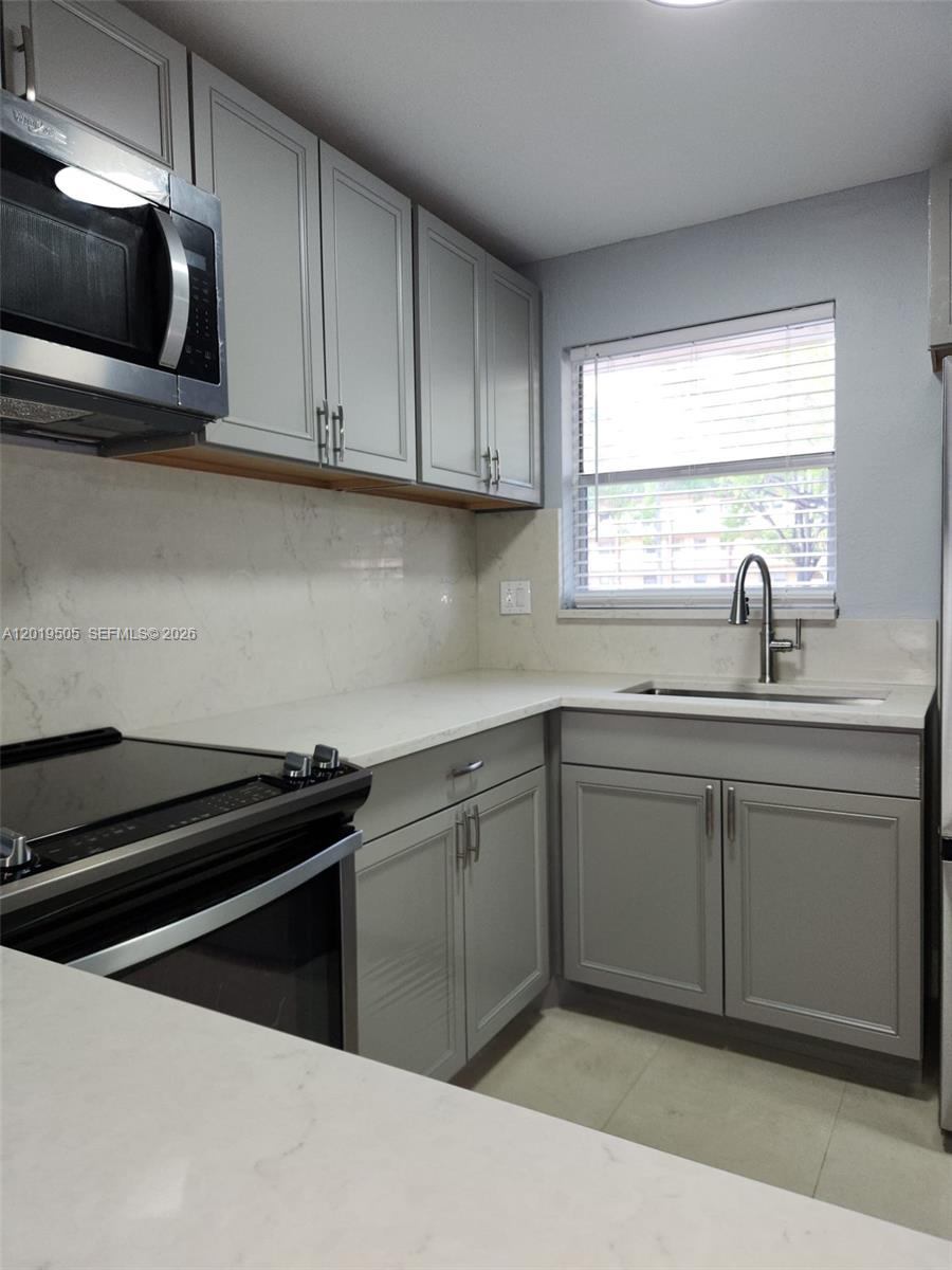2811 N Pine Island Road 107 Property Photo 1