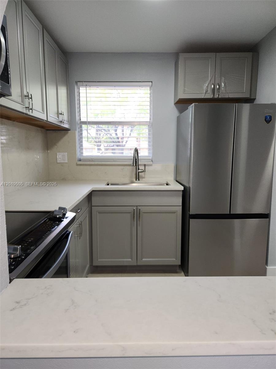 2811 N Pine Island Road 107