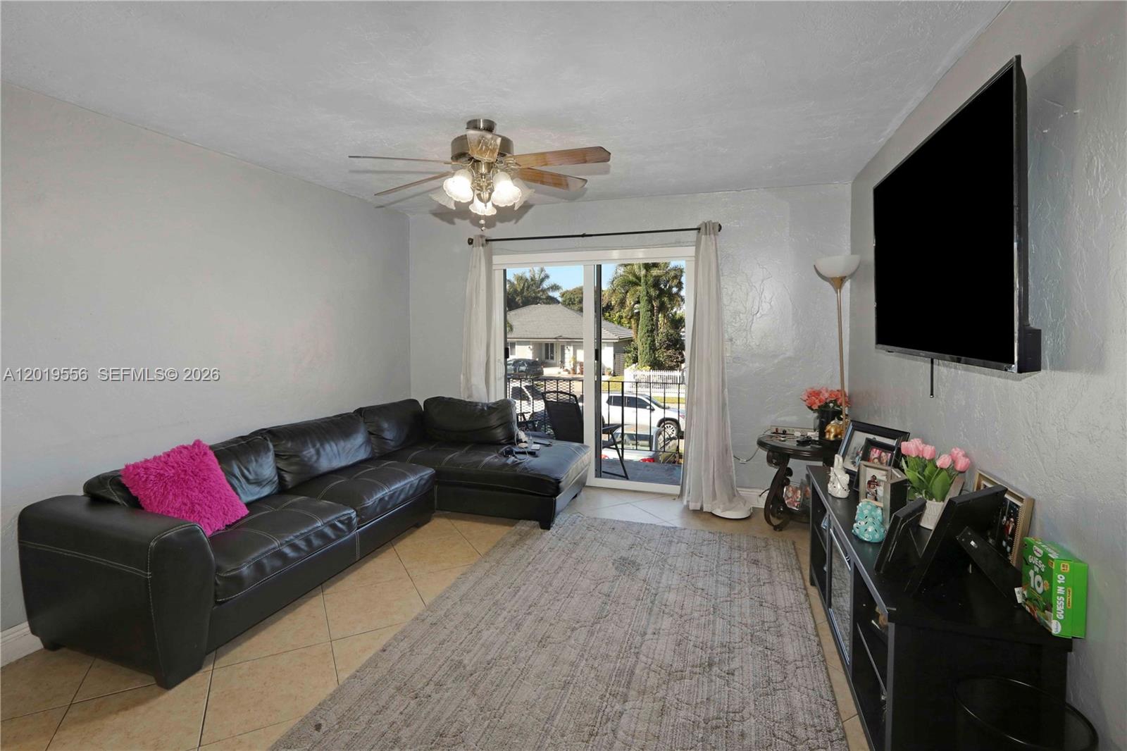 1275 W 35th Street 45b Property Photo 3