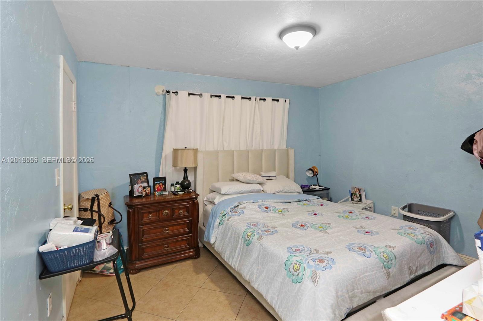 1275 W 35th Street 45b Property Photo 7