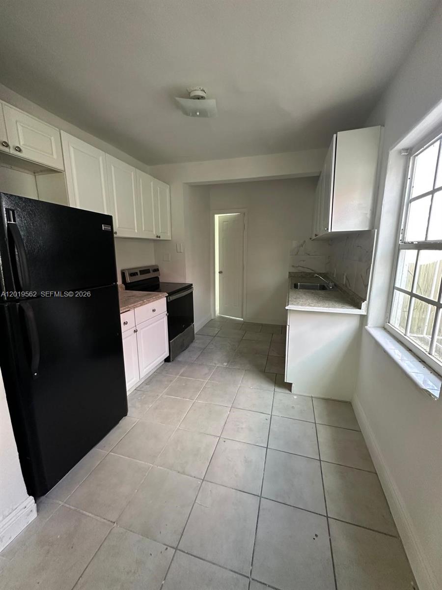 A12019562 Property Photo 5