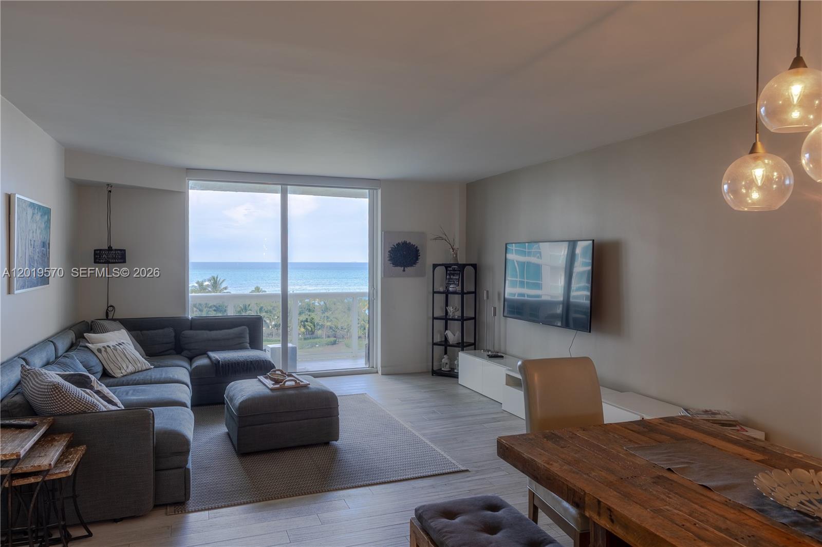 10275 Collins Avenue 634 Property Photo 2