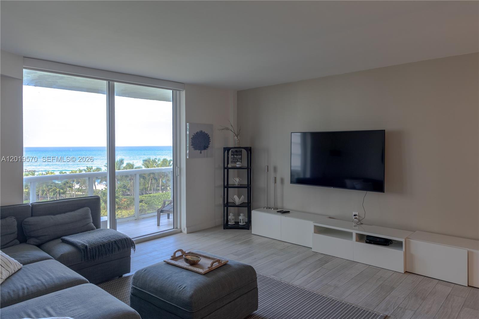 10275 Collins Avenue 634 Property Photo 5