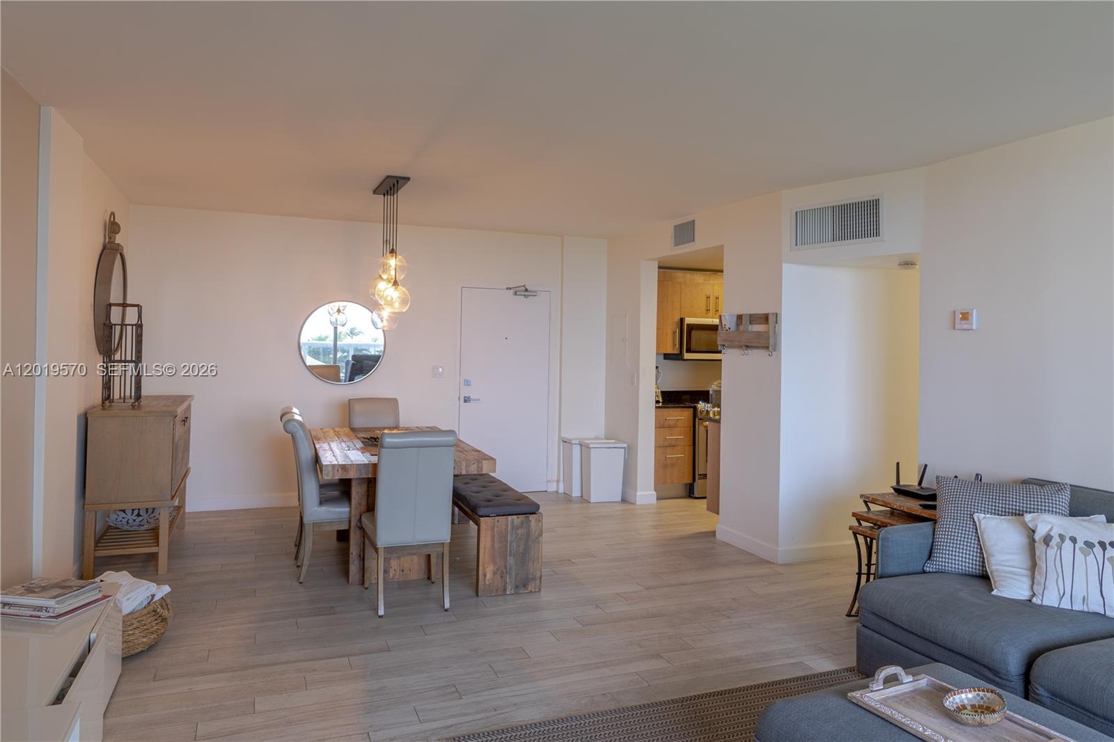 10275 Collins Avenue 634 Property Photo 6