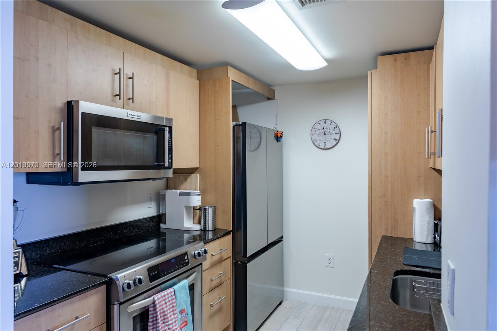 10275 Collins Avenue 634 Property Photo 12