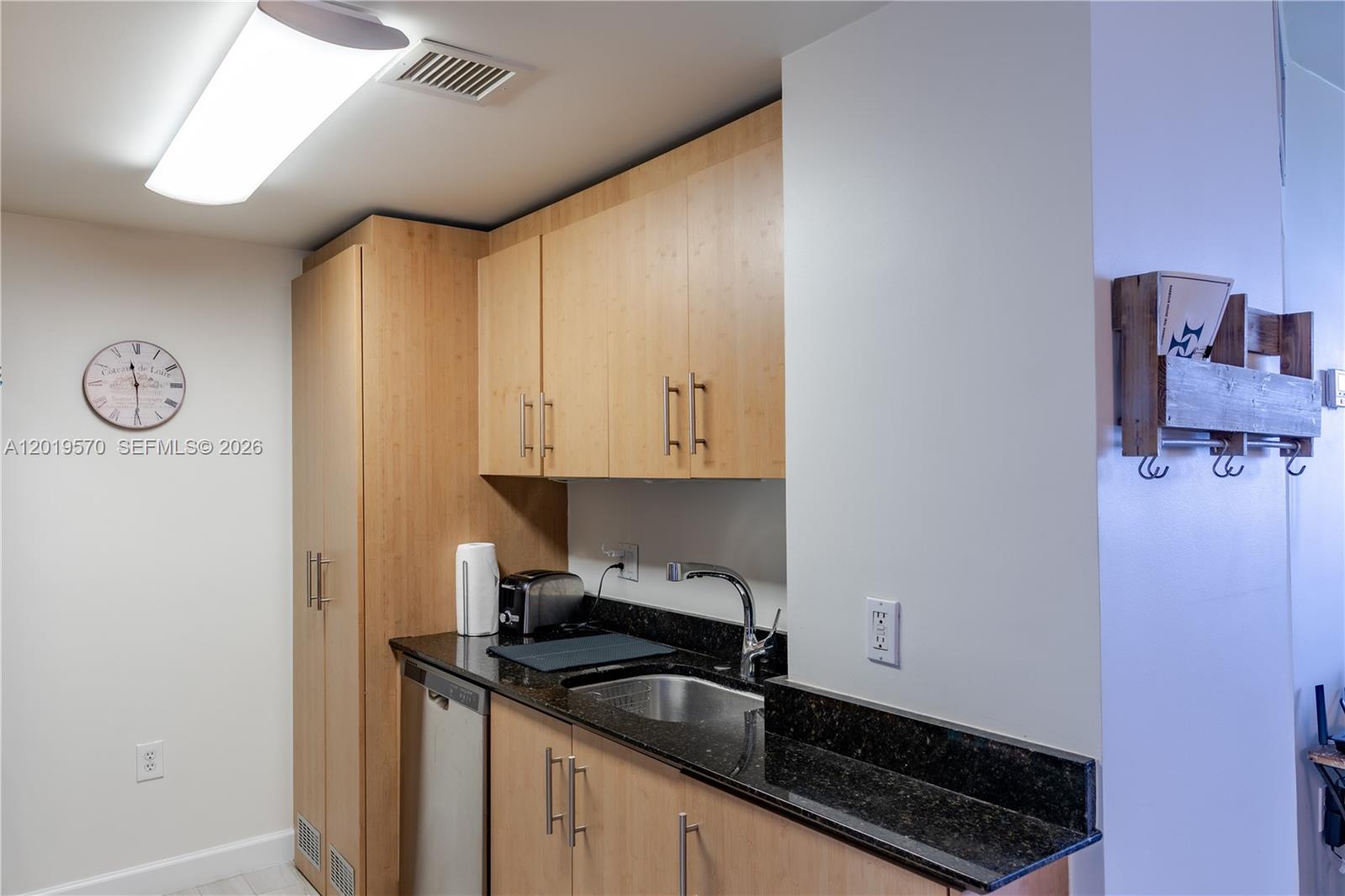 10275 Collins Avenue 634 Property Photo 13