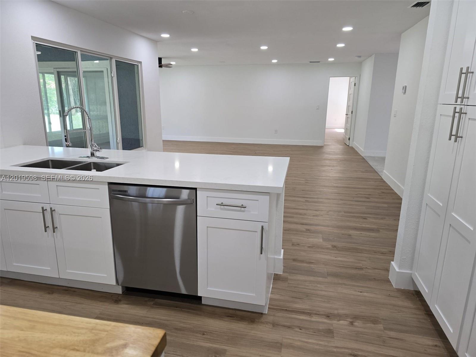 A12019598 Property Photo 10