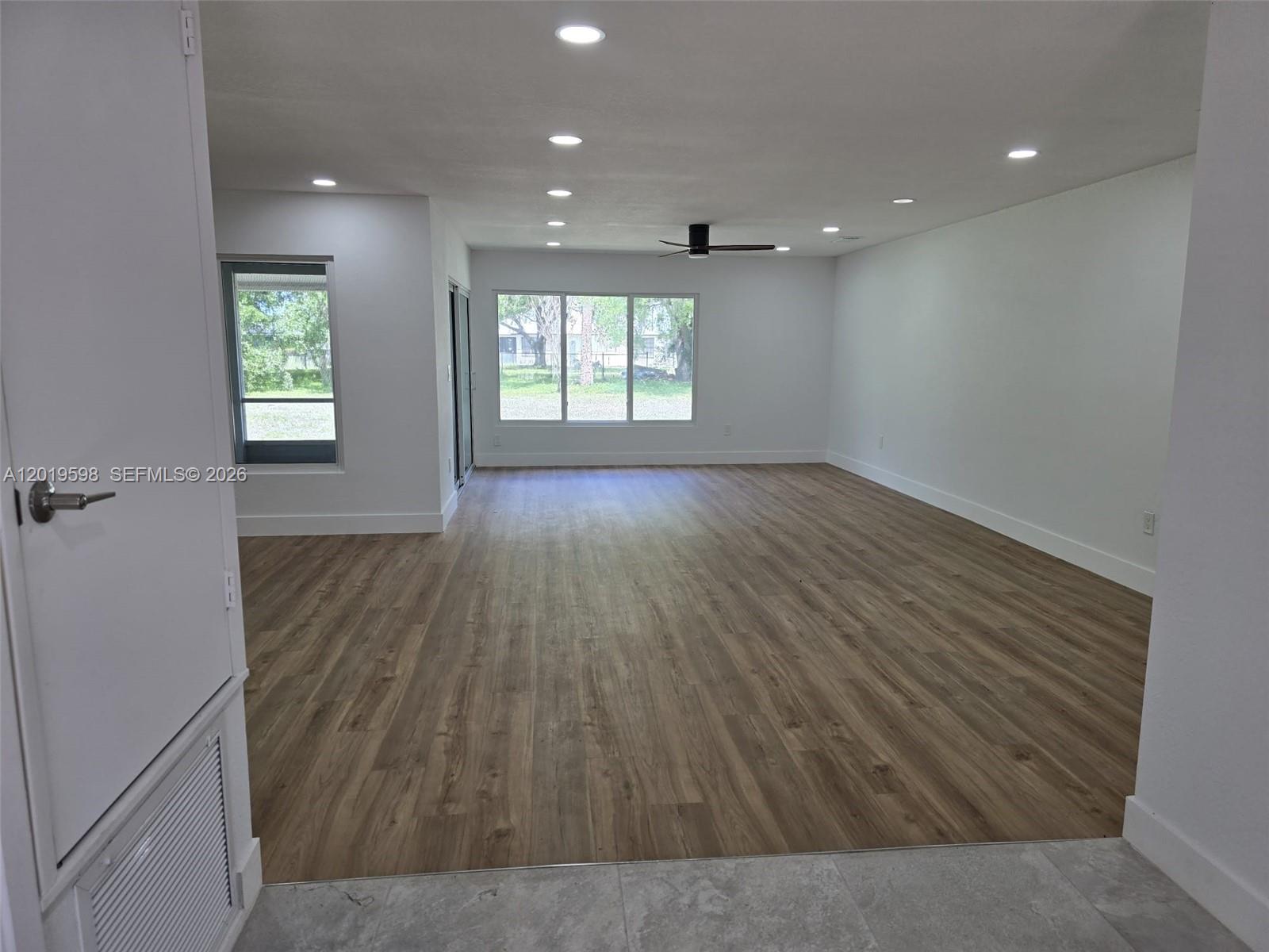 A12019598 Property Photo 26