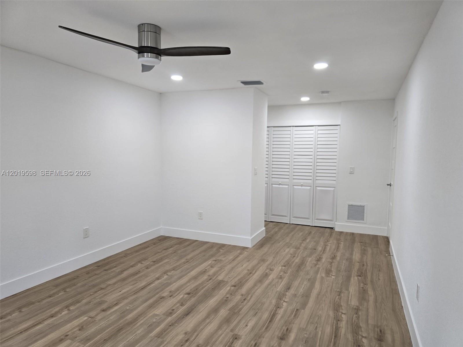 A12019598 Property Photo 39