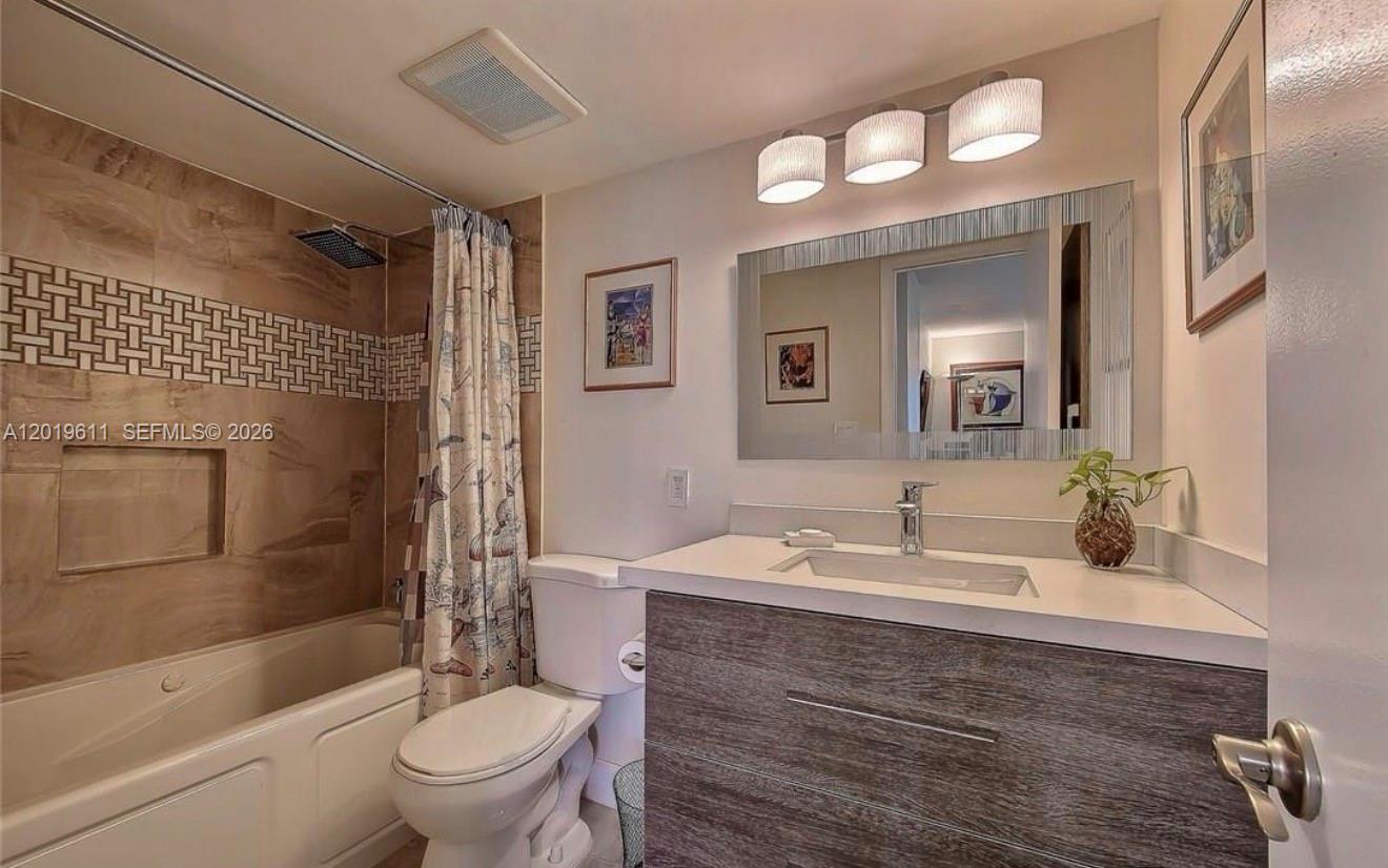 137 Golden Isles Drive 1006 Property Photo 11