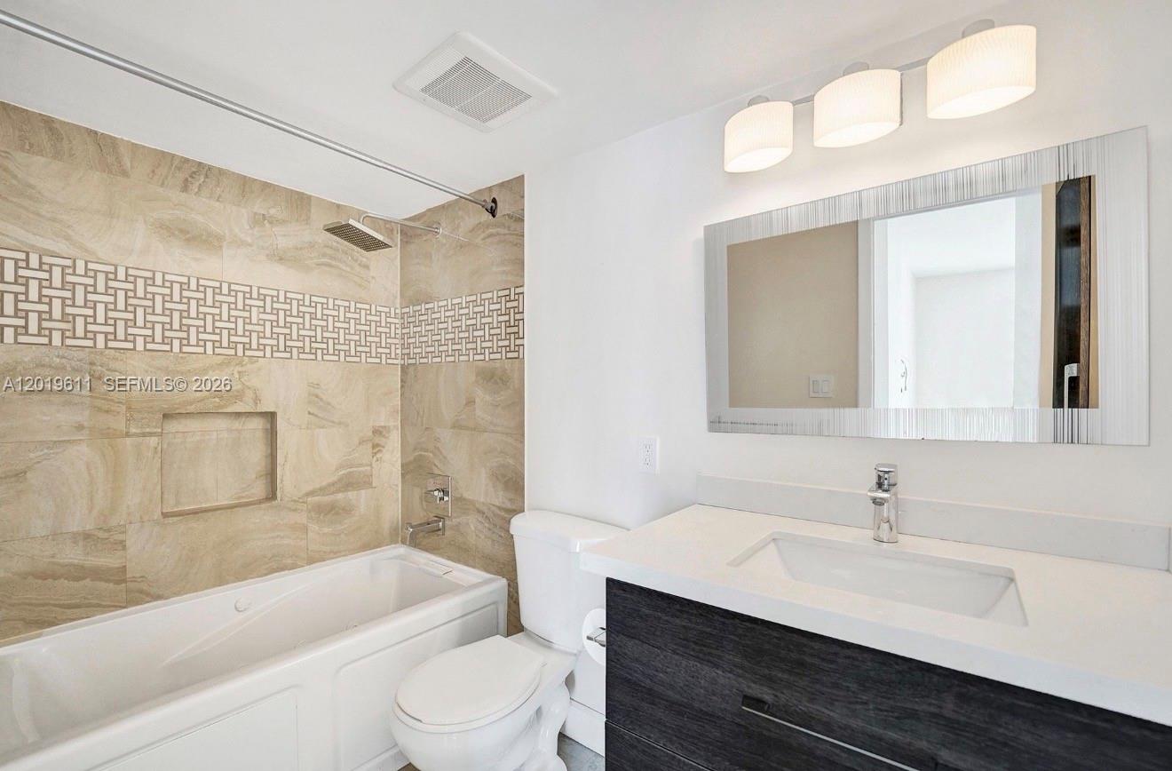 137 Golden Isles Drive 1006 Property Photo 12