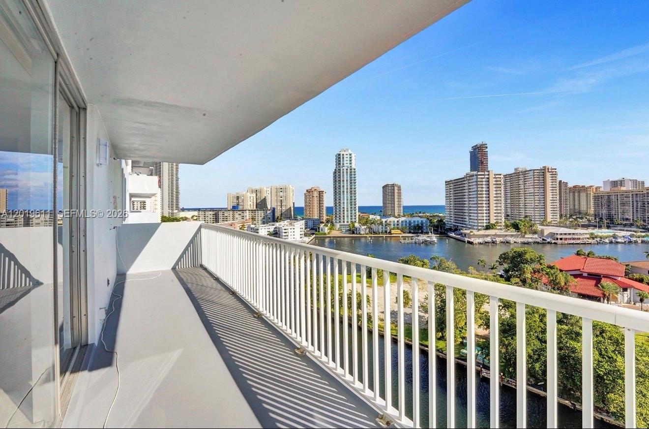 137 Golden Isles Drive 1006 Property Photo 14