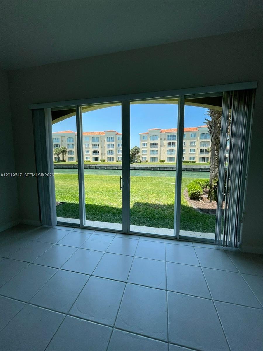 19 W Harbour Isle Drive W 103 Property Photo 13