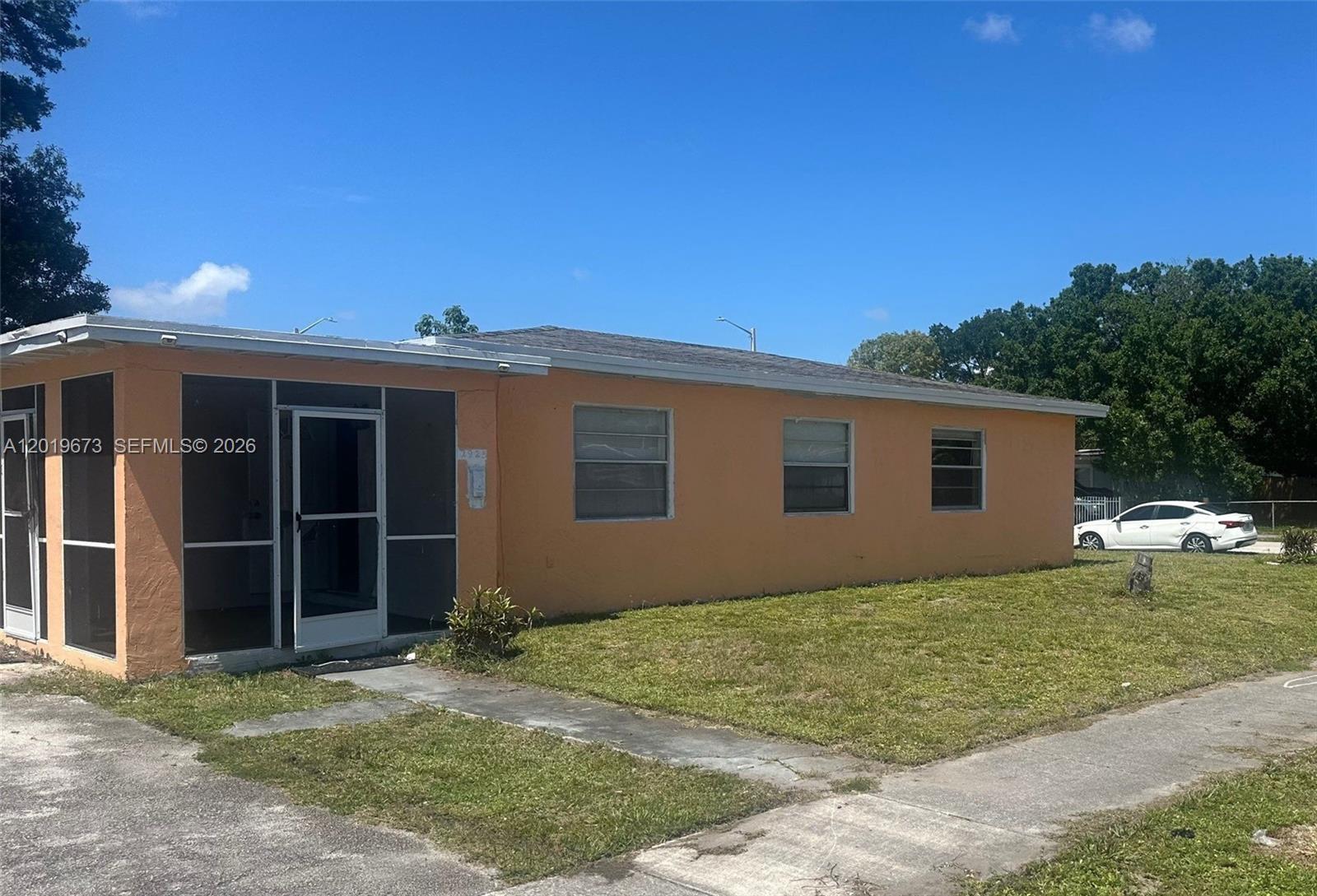 2925 NW 5th Street