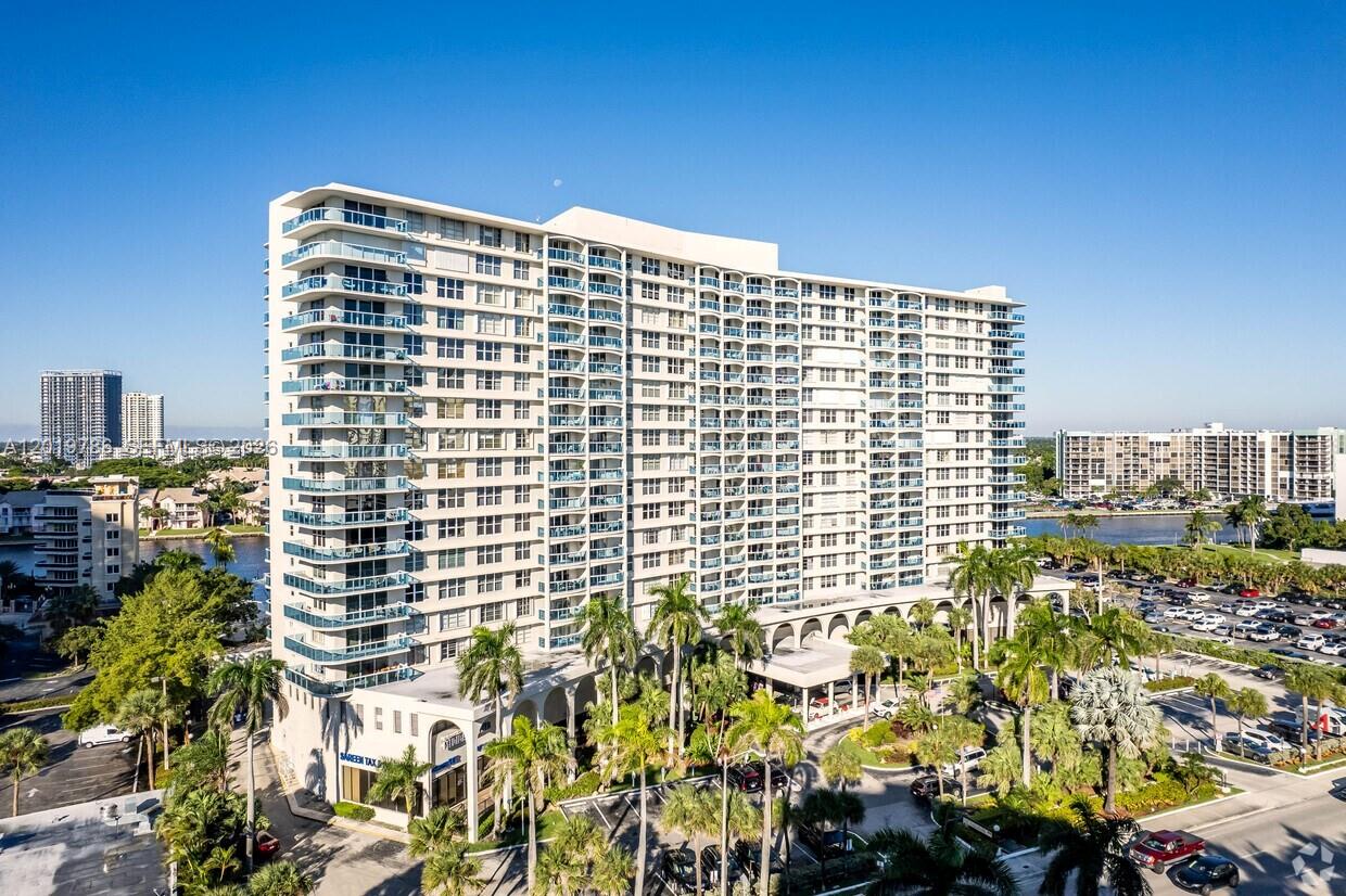 3800 S Ocean Drive 818 Property Photo 1
