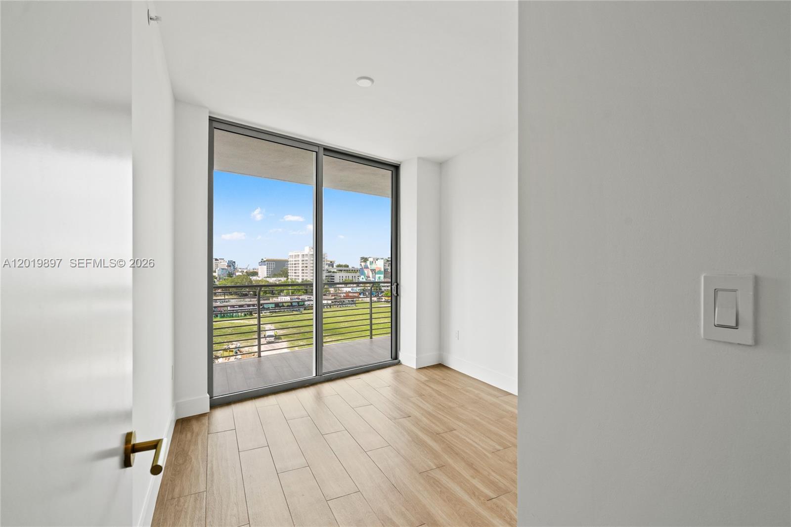 90 Ne 32nd Street 627 Property Photo 23