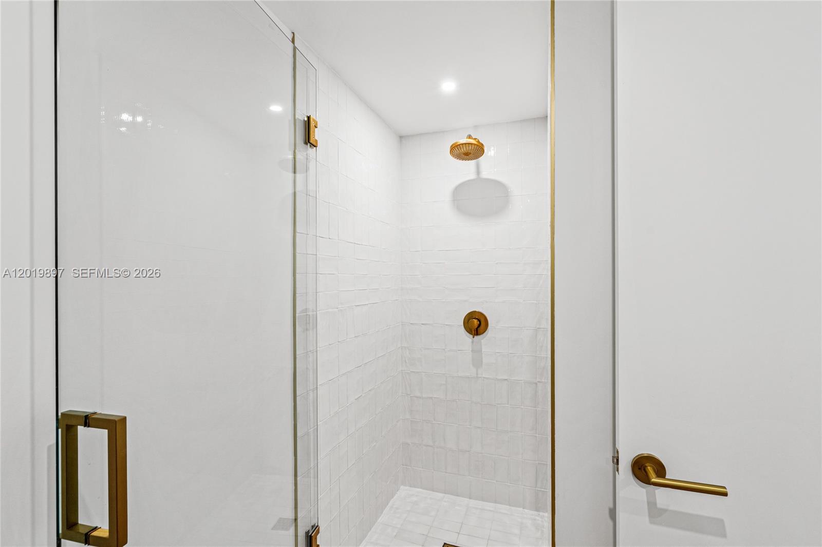 90 Ne 32nd Street 627 Property Photo 54