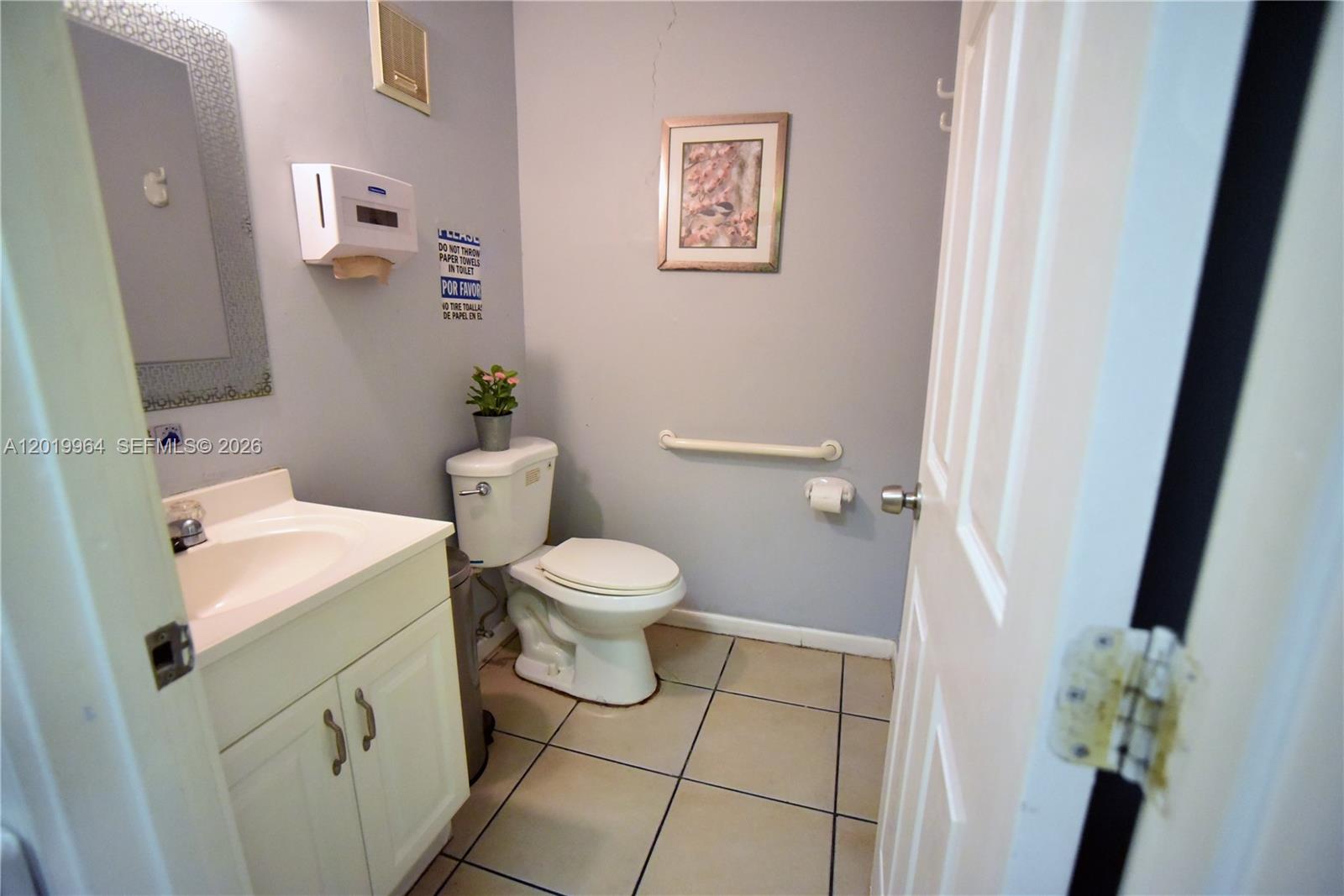 A12019964 Property Photo 19