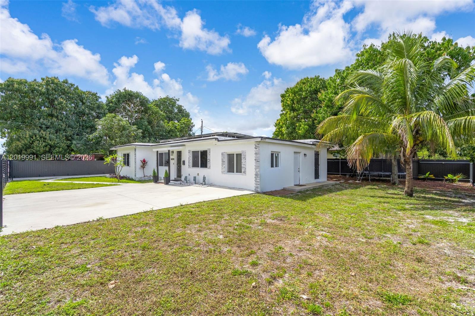 A12019991 Property Photo 2